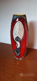 Vaso artistico moderno in ceramica lavorata 