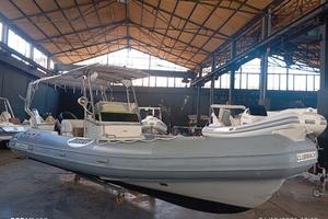 JOKER BOAT CLUBMAN 24 -MOTORE SUZUKI 200 CV