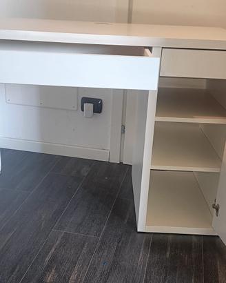 scrivania MICKE ikea