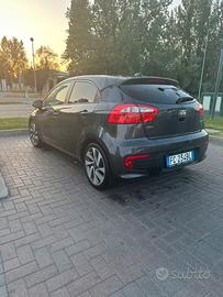 Kia Rio 1.4 CRDi 90 CV schermo touch 9” + retrocam