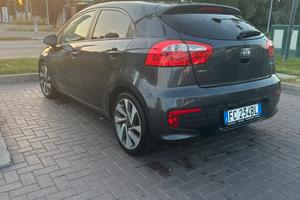 Kia Rio 1.4 CRDi 90 CV schermo touch 9” + retrocam