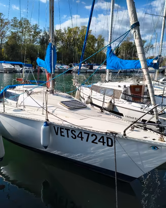 barca vela Mescal 818