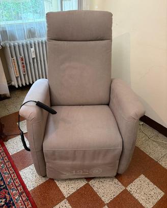 Poltrona reclinabile automatica