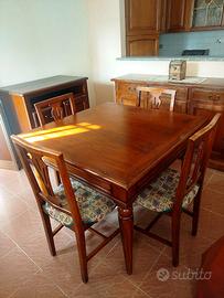 Tavolo quadrato in legno massello