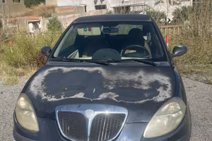 Lancia y 2004