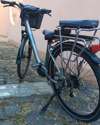 bicicletta uomo donna elettrica 