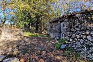 Terreno con rustico a Castiglione di Sicilia