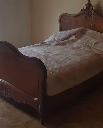 Letto matrimoniale antico noce massello