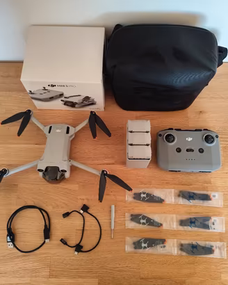 Drone DJI Mini 3 Pro + Fly More Kit