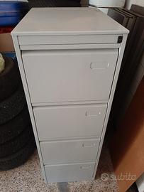 Armadio schedario in ferro