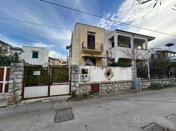 3 LOCALI A PALERMO