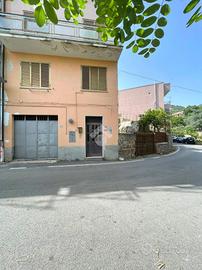 CASA SEMINDIPENDENTE A CORI