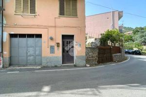 CASA SEMINDIPENDENTE A CORI