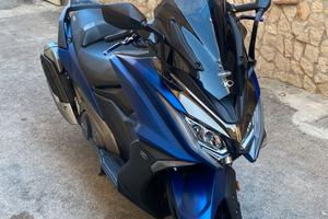 Kymco AK 550