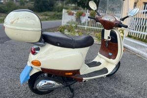 Vespa Piaggio ET4 125