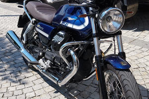 Moto Guzzi V7 850 Special / anniversario 100