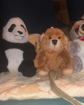 Piccoli orsetti di peluche