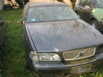 volvo v 70 tdi per ricambi