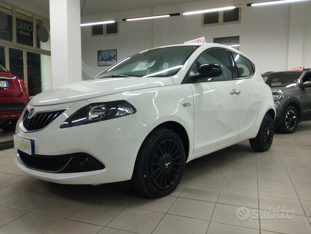 Lancia Ypsilon 1.0 FireFly 5 porte S&S Hybryd