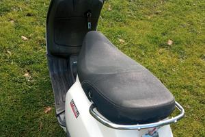 Piaggio Vespa 50 LX - 2011