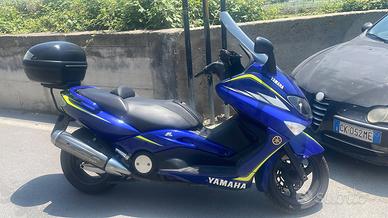 YAMAHA TMax 500-2001-Tenuto benissimo