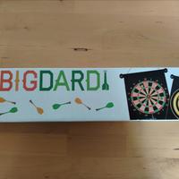 gioco di freccette con bersaglio a doppia faccia