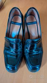 Mocassini tacco alto i vernice nera, punta squadra