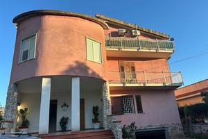 Ampio 6 vani in via Molara/Corso Calatafimi