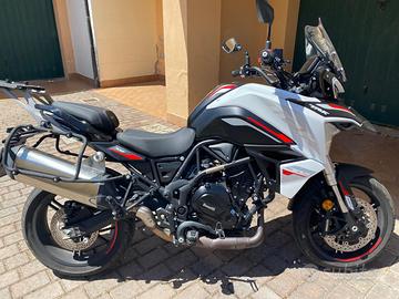 benelli trk 700