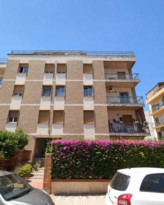 Appartamento ampio - Quartiere del Sole