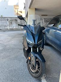 Yamaha X-MAX 400 Iron Max
