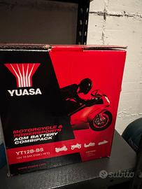 Batteria moto yuasa yt12b-bs