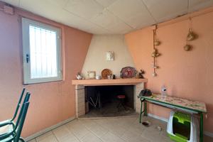 Casolare a Uta con Terreno agricolo di 10.000 mq