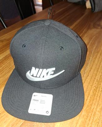 cappello nike