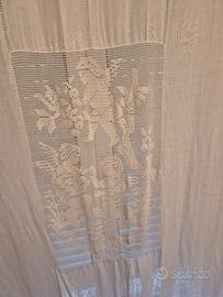 TENDA IN LINO  RICAMATA A MANO