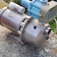 Pompa autoaddescante