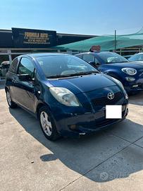 Toyota Yaris 1.4 D-4D 3 porte Sol OK NEO PATENTATI