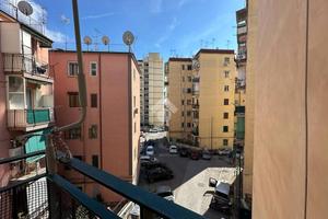 2 LOCALI A NAPOLI