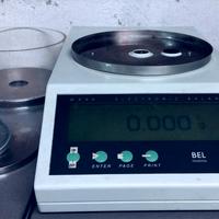 Bilancia elettronica di precisione 