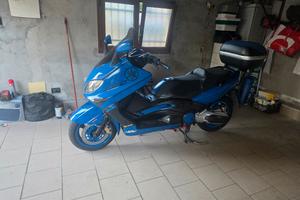 tmax 500 anno 2002