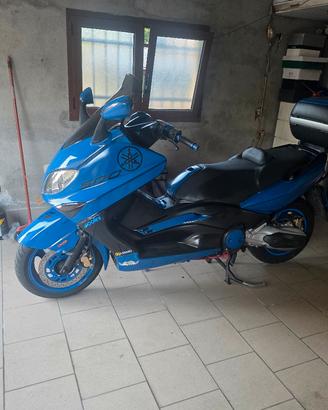 tmax 500 anno 2002