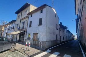 Casa indipendente di 180 m² con più di 5 locali e 