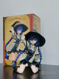 Action figure ragazza anime con cappello. con scat