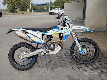 Husqvarna FE 350 2021 Akrapovic Accessoriata