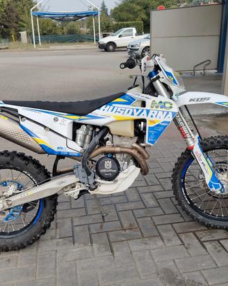 Husqvarna FE 350 2021 Akrapovic Accessoriata