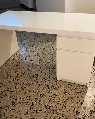 Scrivania Ikea