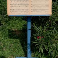 Leggio antico in legno