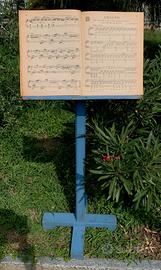 Leggio antico in legno