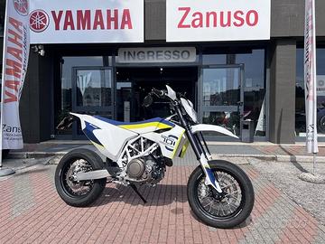 Husqvarna 701 Supermoto POCHI KM