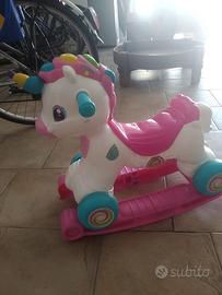 Dondolo unicorno